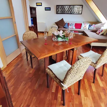 Apartamento ático Anllóns Carballo