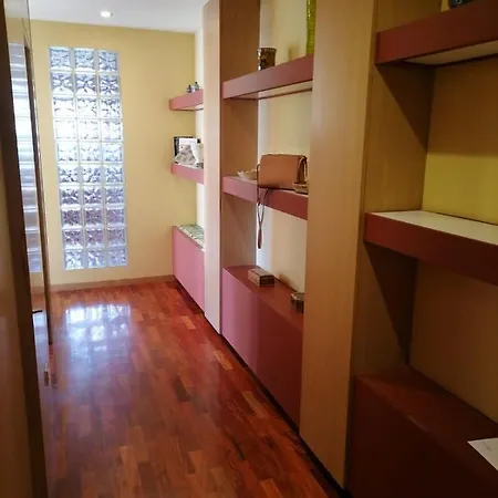 Atico Anllons Apartman Carballo